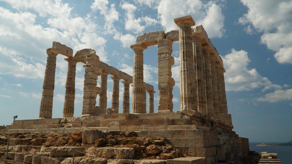 Grèce, ses îles légendaires aux balcons d’Athènes
